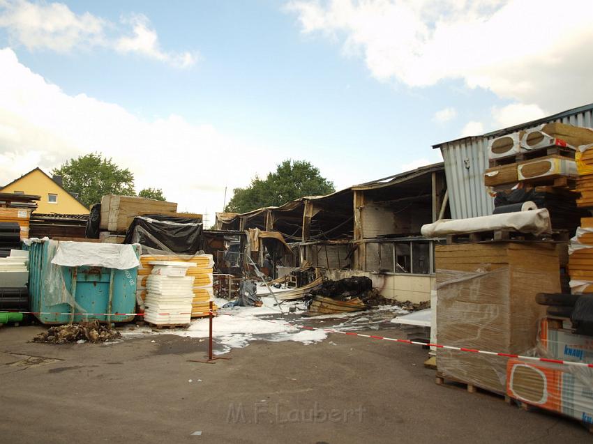 Feuer Halle Siegburg Gewerbegebiet Zange P162.JPG